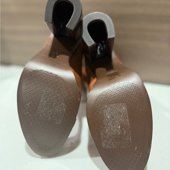 New Tory Burch Huxley Brown Leather Boots - Picture 5 of 7